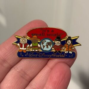 Disney - it’s a small world Pin